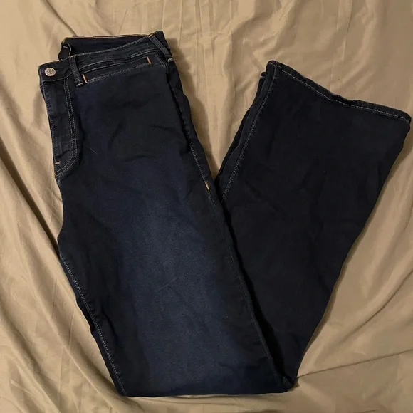 TRUE RELIGION Flare Jeans - Picture 1 of 4